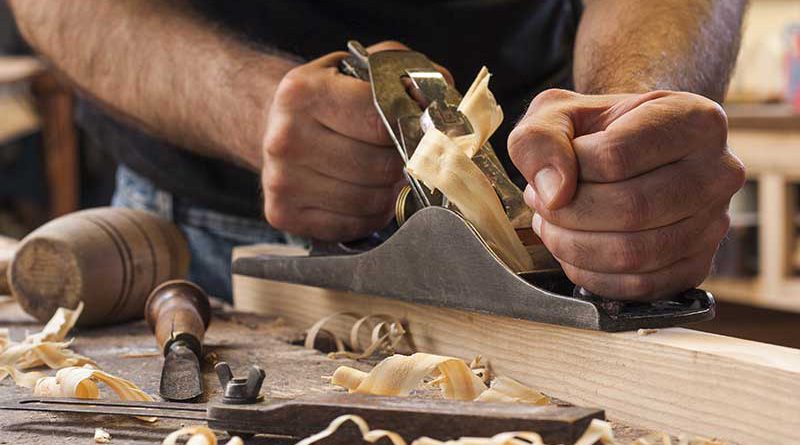 Holzarbeit, Tischlerei - Handwerk und Handwerkslösungen.