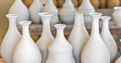 Keramikwaren - Aussteller mit verschiedensten Keramikgegenständen, wie Vasen,....