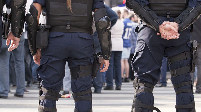 Sicherheitstechnik, -ausrüstung und Polizeibedarf.