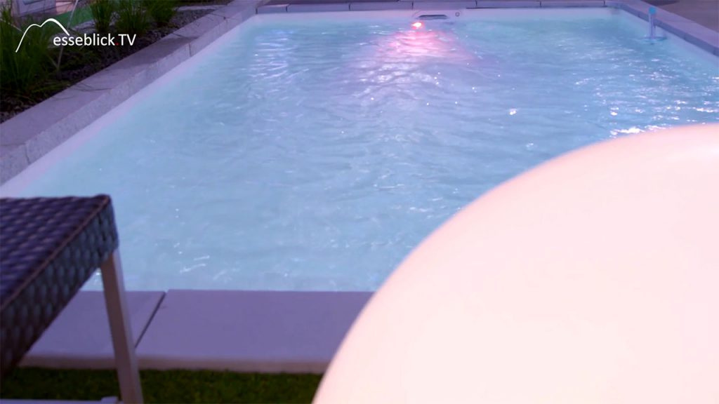 Pool, Schwimmbad und Wellness.