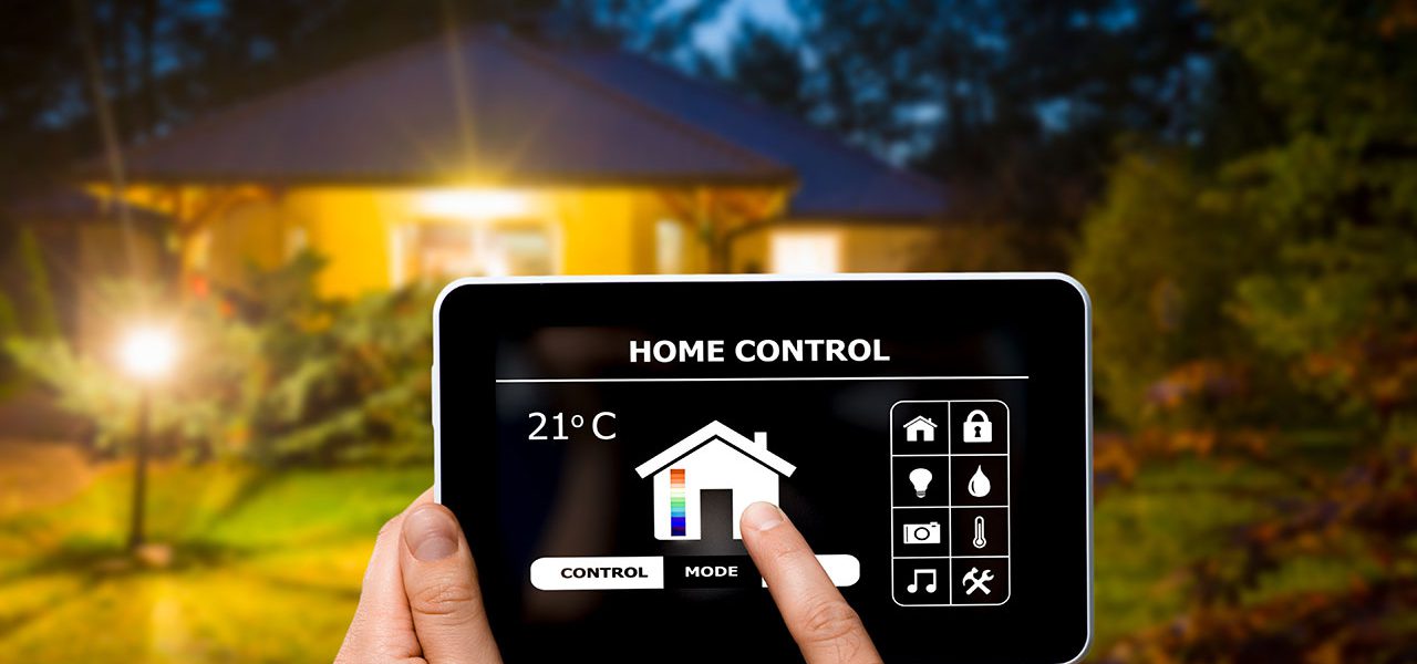 Smart Home - Steuerung elektrische Geräte und Licht im Haus