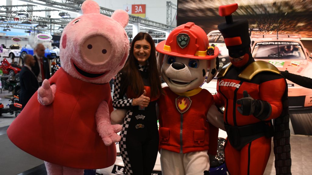 Maskottchen auf der Spielwarenmesse